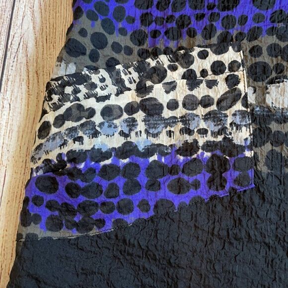 Line & Dot Top - Picture 4 of 7